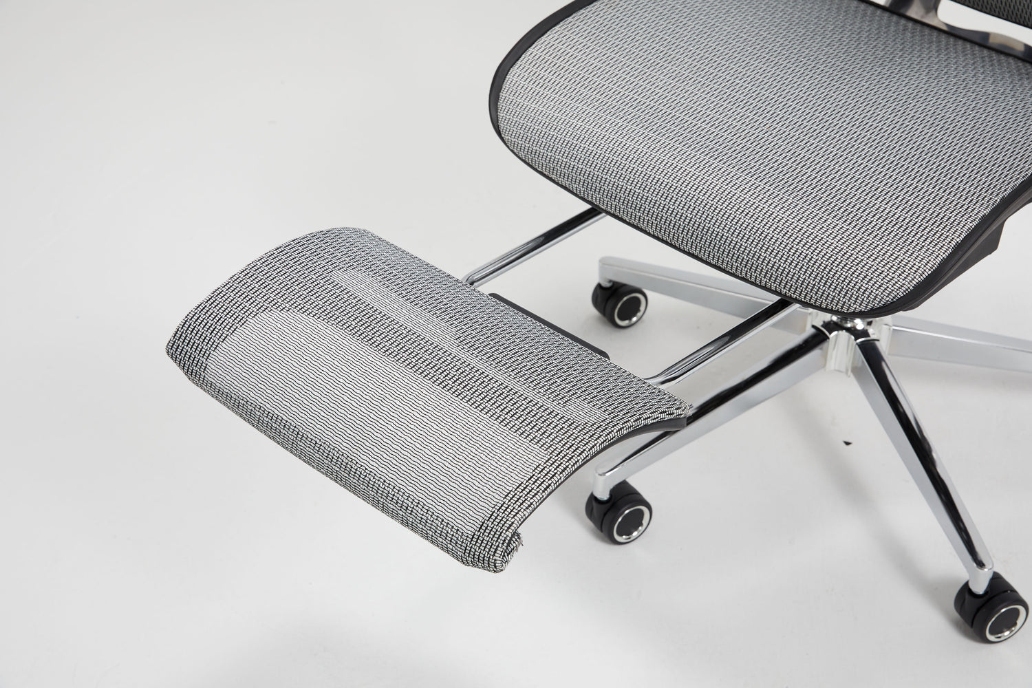 Boost Your Office Comfort: Why You Need a Cross-Legged Office Chair - Koorbiir