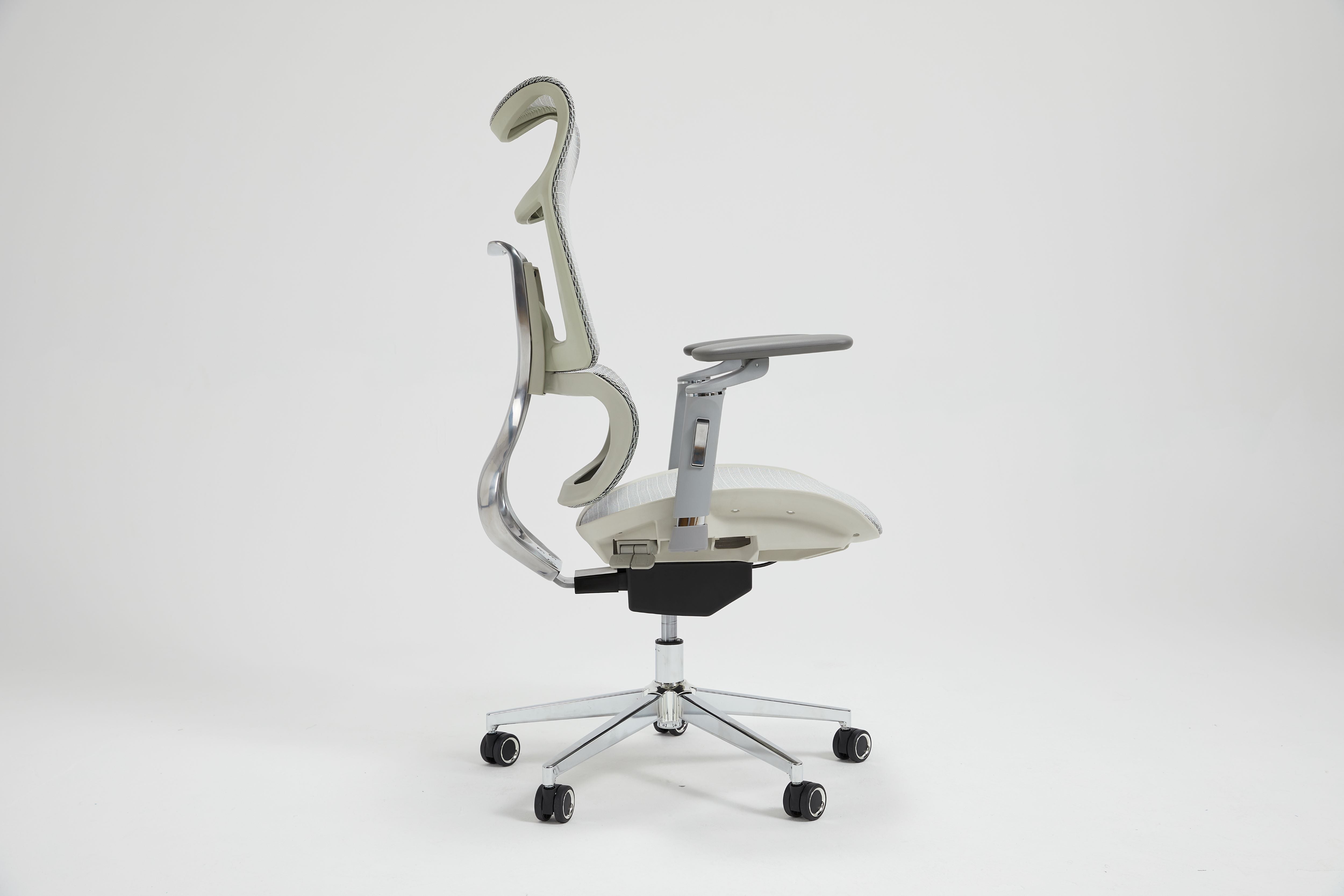 Transform Your Workspace: The Ultimate Guide to a Reclining Office Chair - Koorbiir