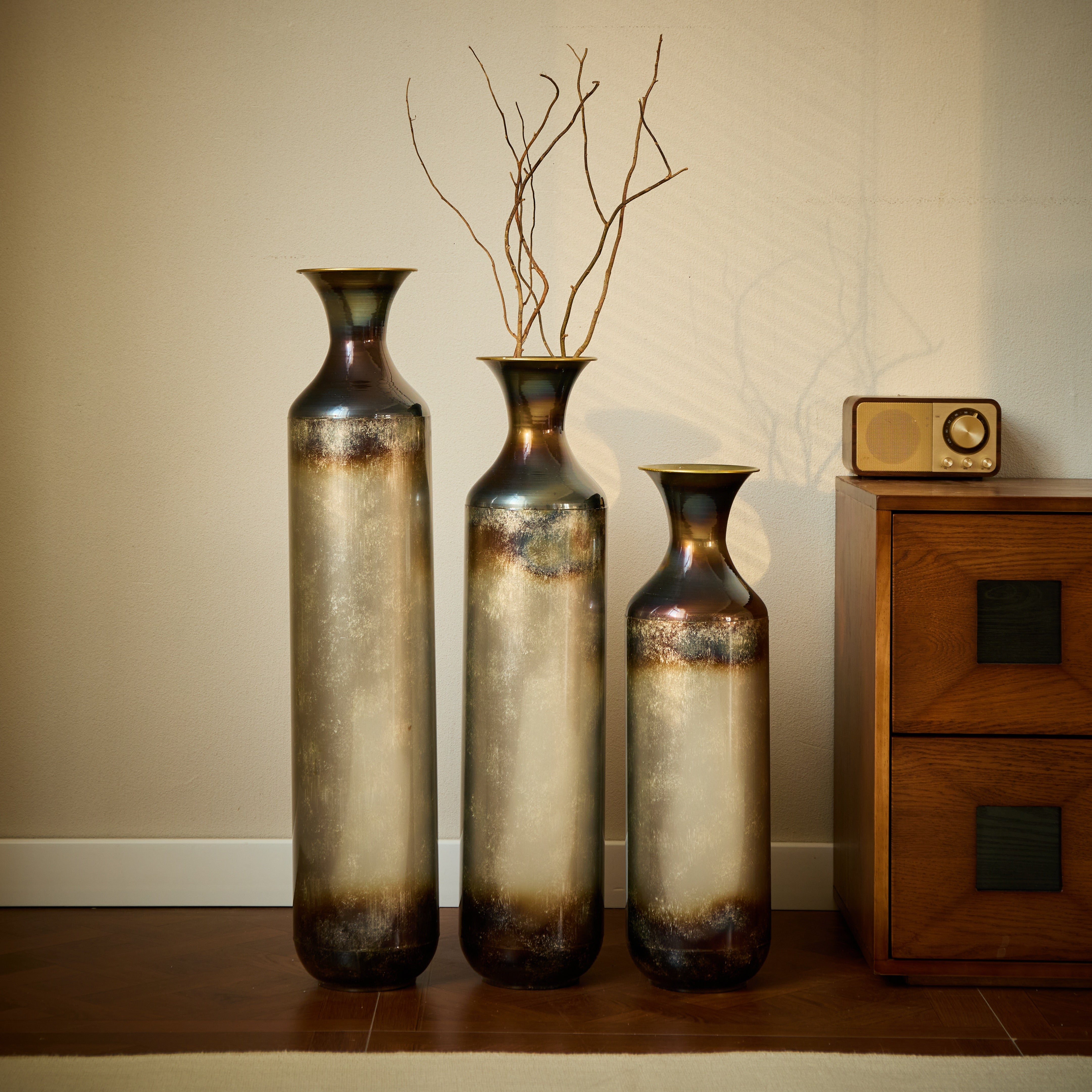 koorbiir va2 Set of 3 Modern White Metal Floor Vases ¨C Droplet Shaped Tall Decorative Vases with Gold Accents, Large Glazed Metal Vases for Home D¨¦cor