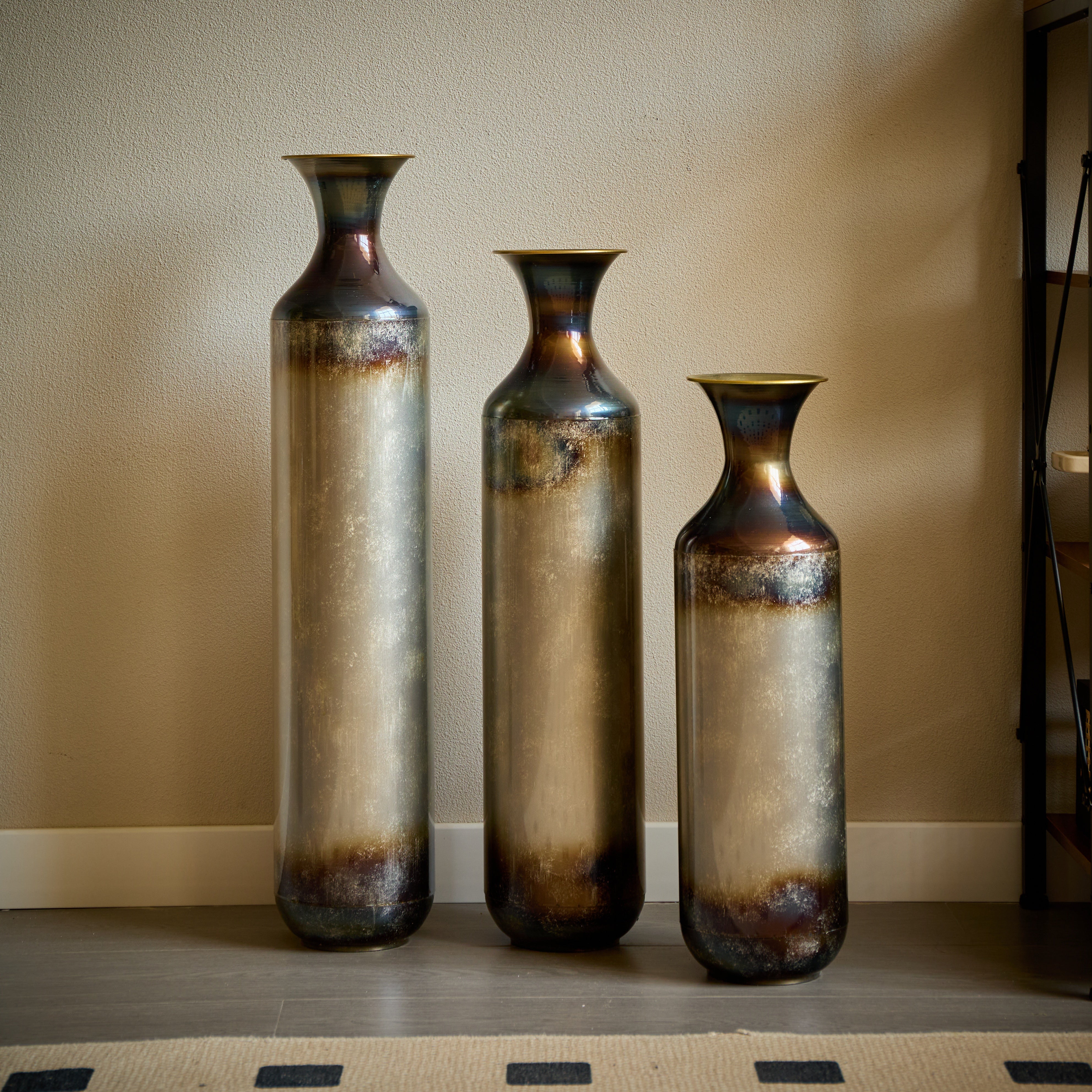 koorbiir va2 Set of 3 Modern White Metal Floor Vases ¨C Droplet Shaped Tall Decorative Vases with Gold Accents, Large Glazed Metal Vases for Home D¨¦cor