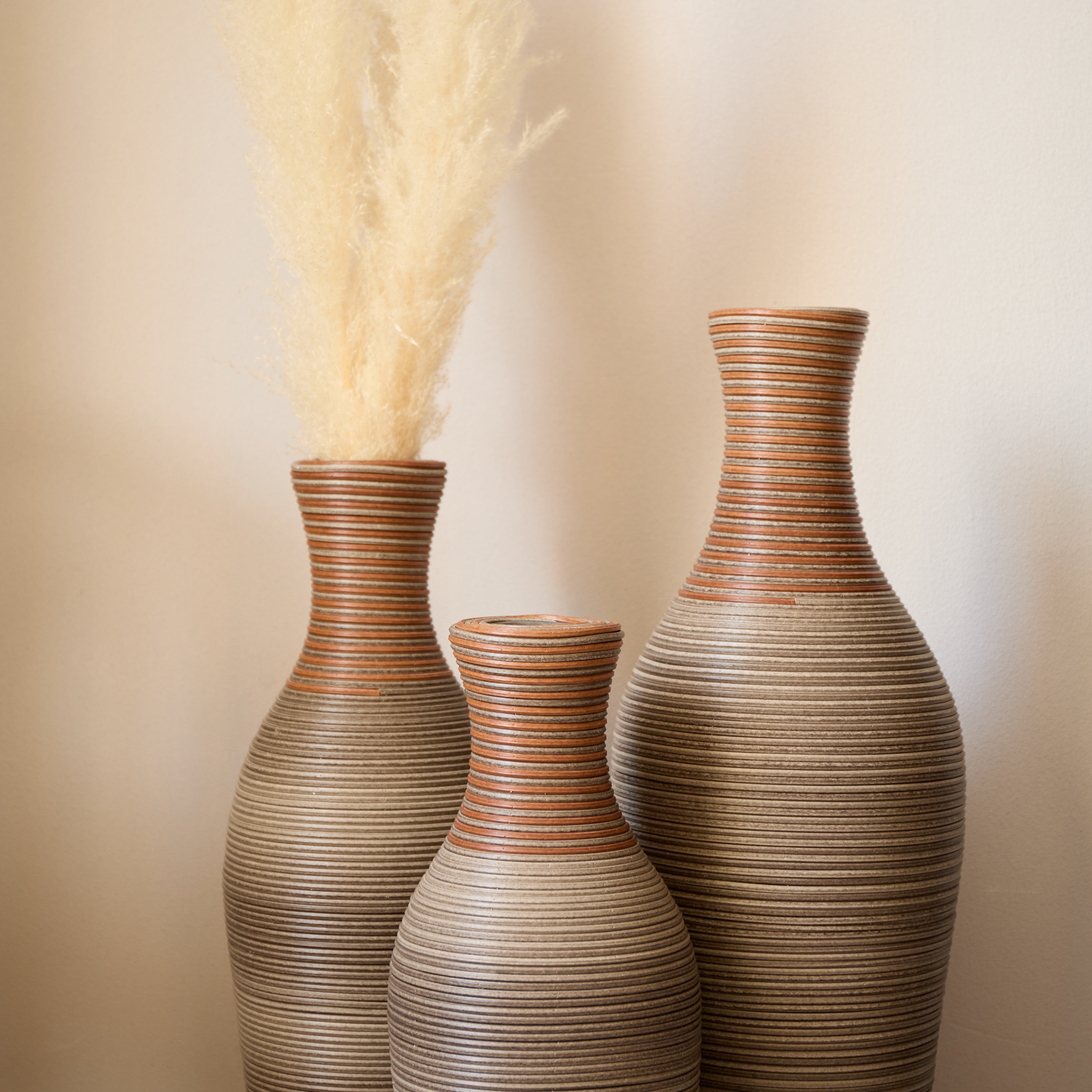 koorbiir va5 Set of 3 Tall Decorative Floor Vases ¨C Classic Brown PVC Flower Stand with Artificial Vine Design ¨C Elegant Modern Home D¨¦cor Accent for Living Room, Entryway, or Dining Room