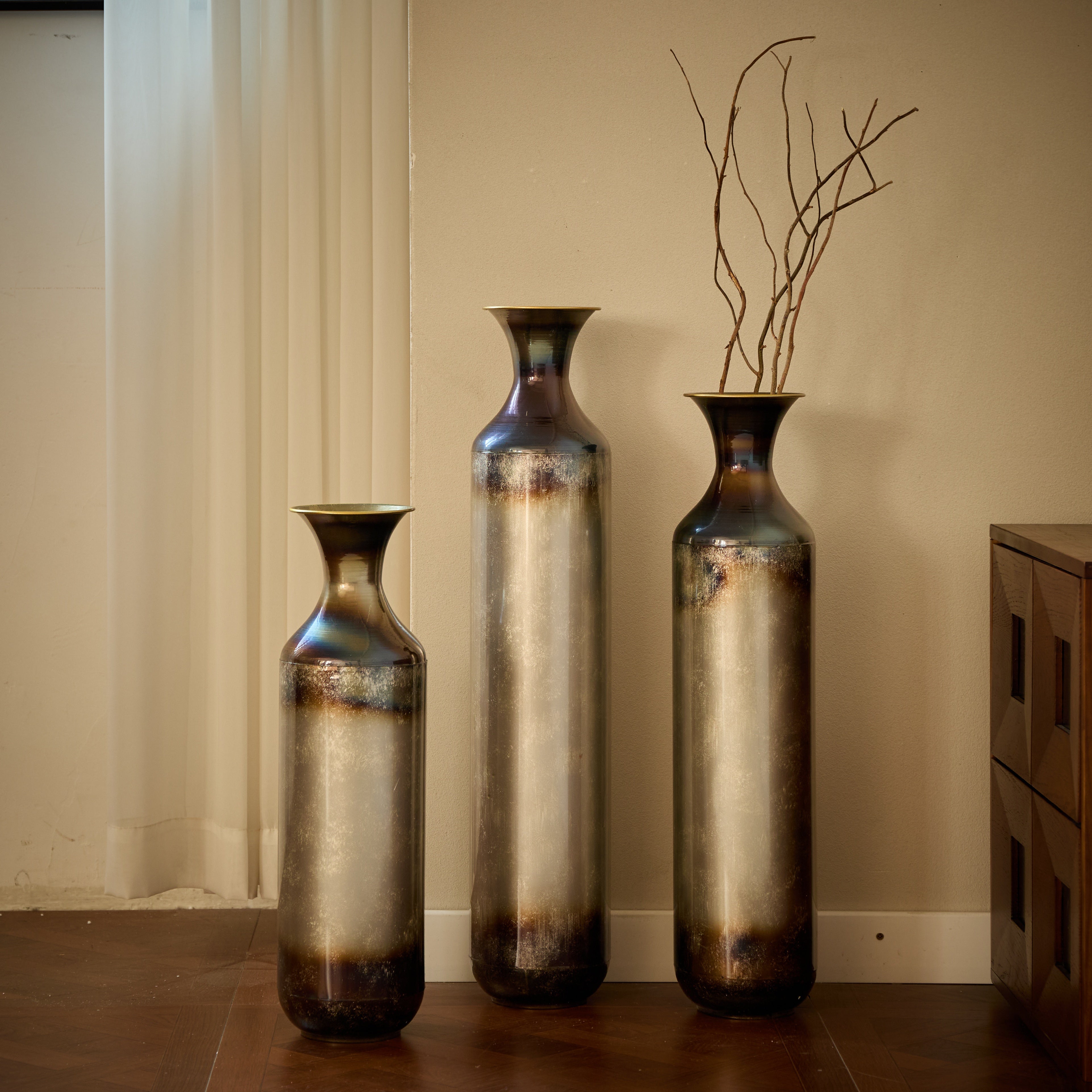 koorbiir va2 Set of 3 Modern White Metal Floor Vases ¨C Droplet Shaped Tall Decorative Vases with Gold Accents, Large Glazed Metal Vases for Home D¨¦cor