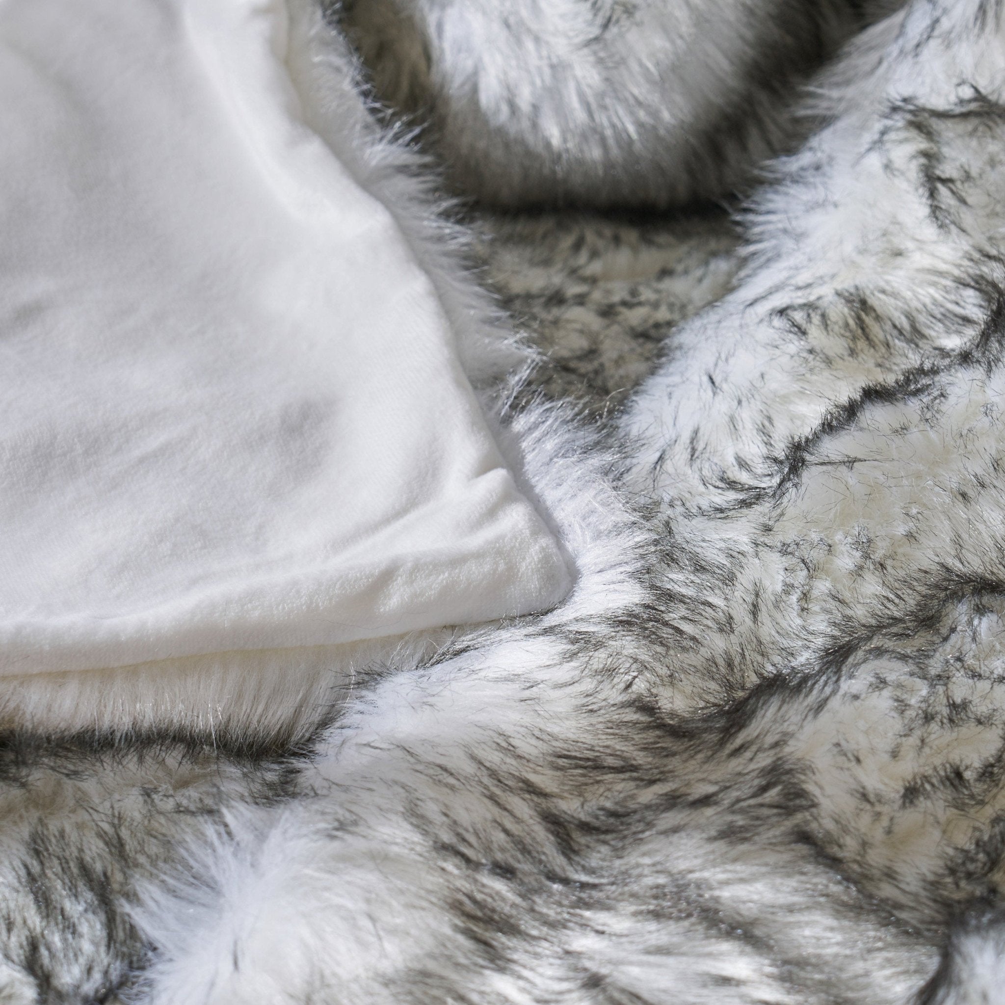 koorbiir bl2 Soft and Cozy Blanket ¨C Perfect for Bed, Couch, or Sofa | Warm, Comfortable, and Stylish - Koorbiir